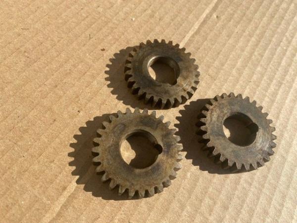 Pinion vit. IV ax primar Mobra 50/50S NOS - SN132